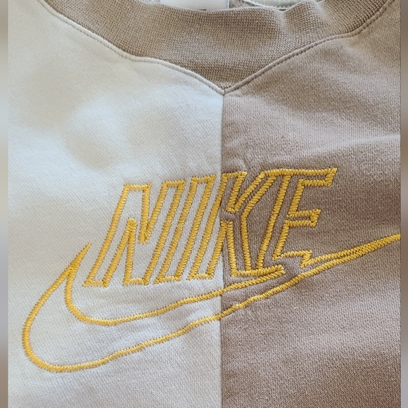 Nike sweatshirt for boys xL [14] - Picture 2 of 5